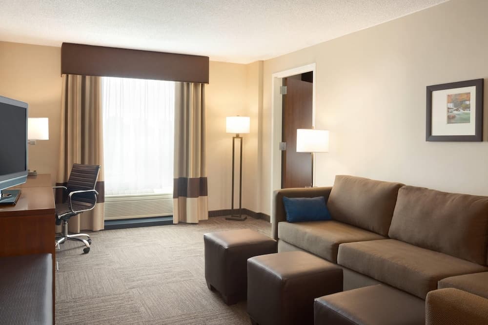 Comfort Inn & Suites Presidential - Downtown Little Rock