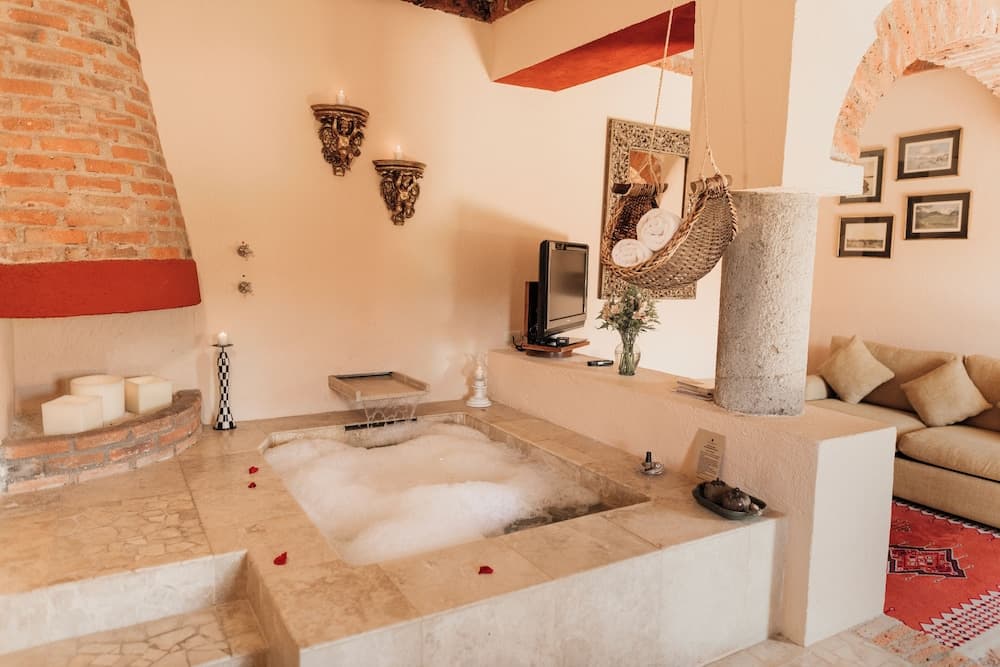 Hacienda Sepulveda Hotel & SPA