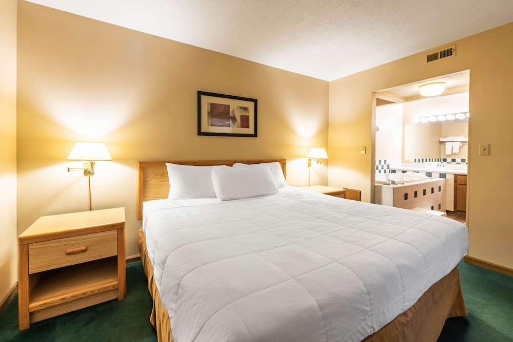 Americas Best Value Inn & Suites St. Marys