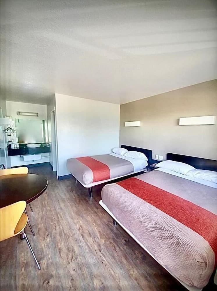 Motel 6 San Antonio, TX - West SeaWorld