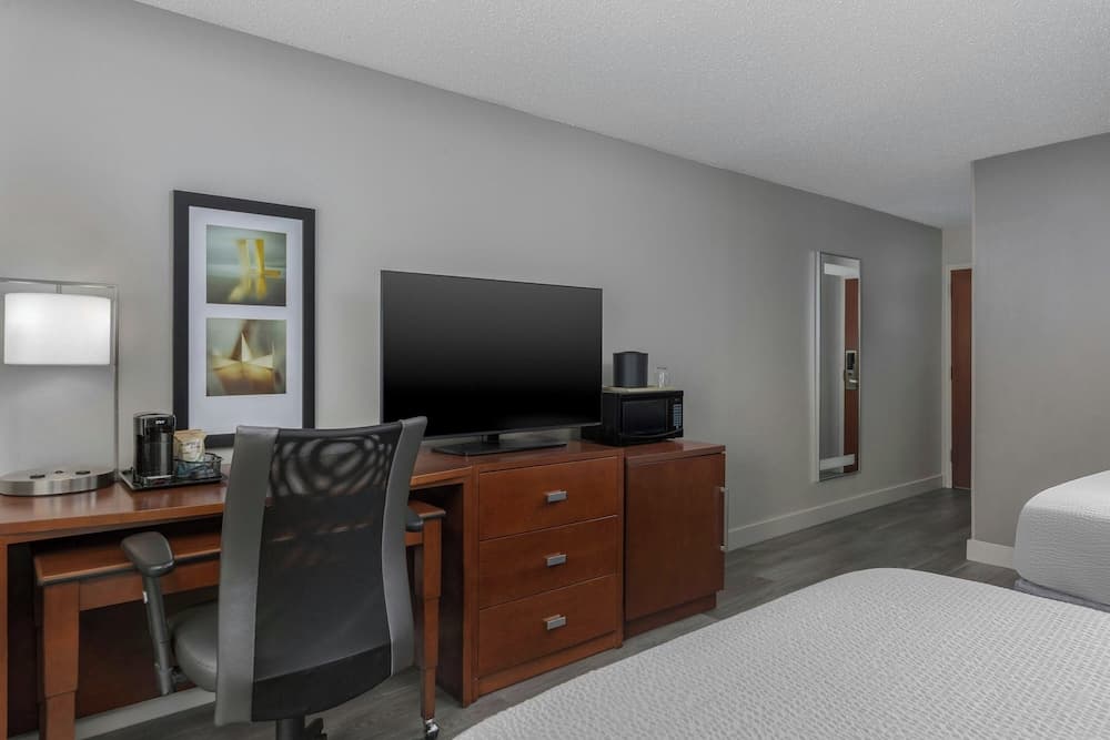 Courtyard by Marriott Houston Rice University