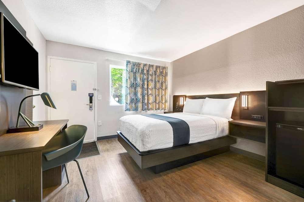 Motel 6 Issaquah, WA - Seattle - East