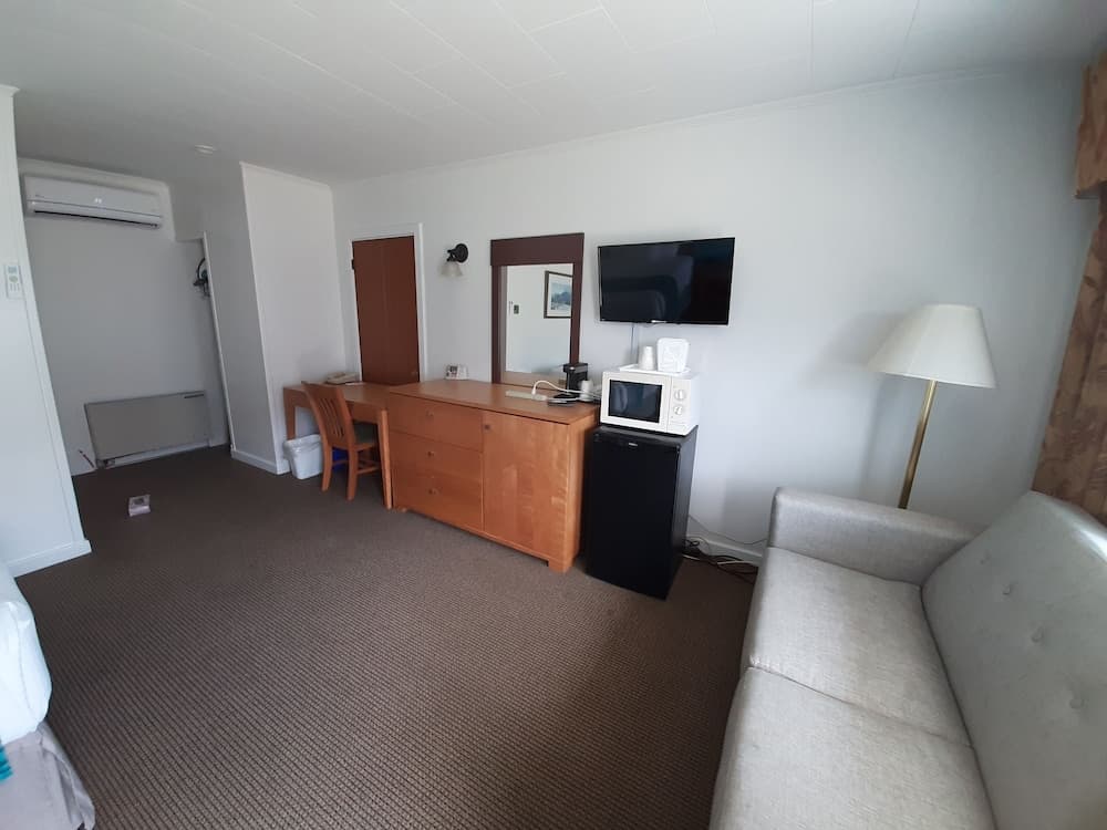 Howard Johnson by Wyndham Woodstock NB