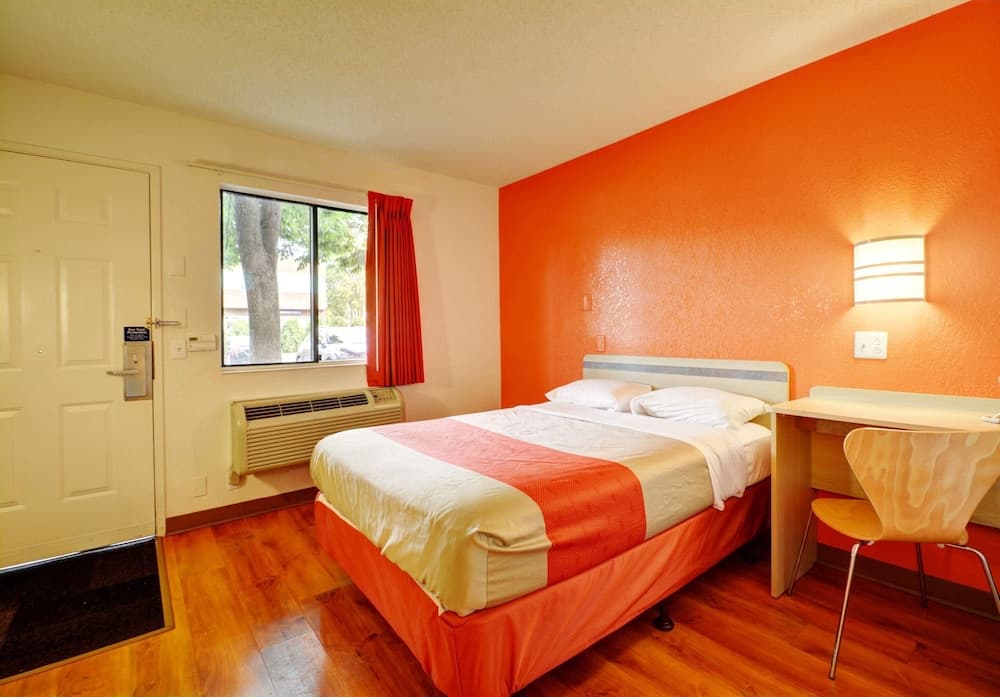 Motel 6 Wethersfield, CT - Hartford