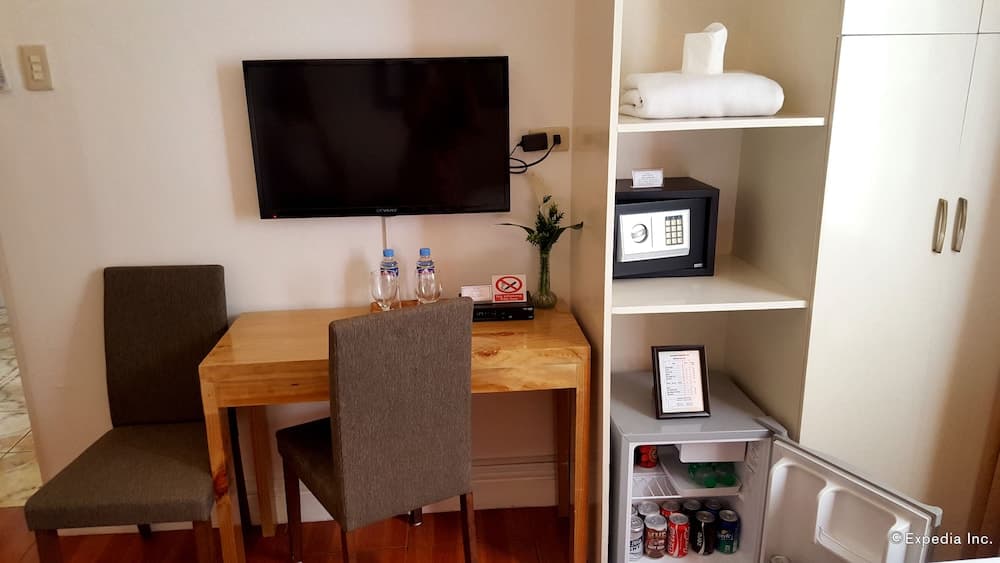 Makati Riverside Inn