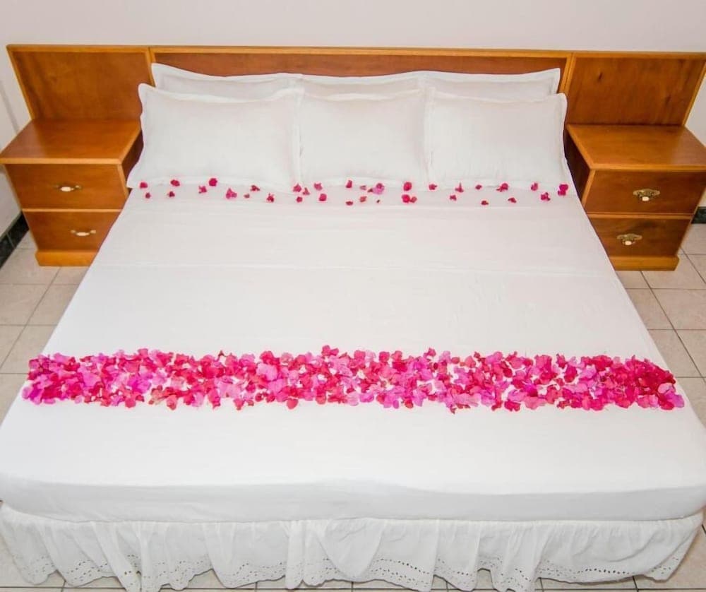 Caribbean Inn & Suites