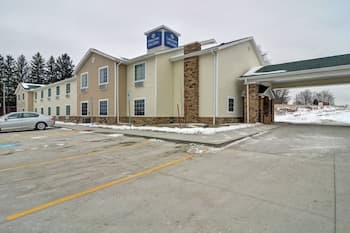 Cobblestone Hotel & Suites - Punxsutawney