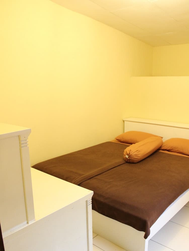 De Orange Pasteur Guest House by HouseinBandung