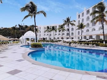 Sierra Mar All Inclusive at Tesoro