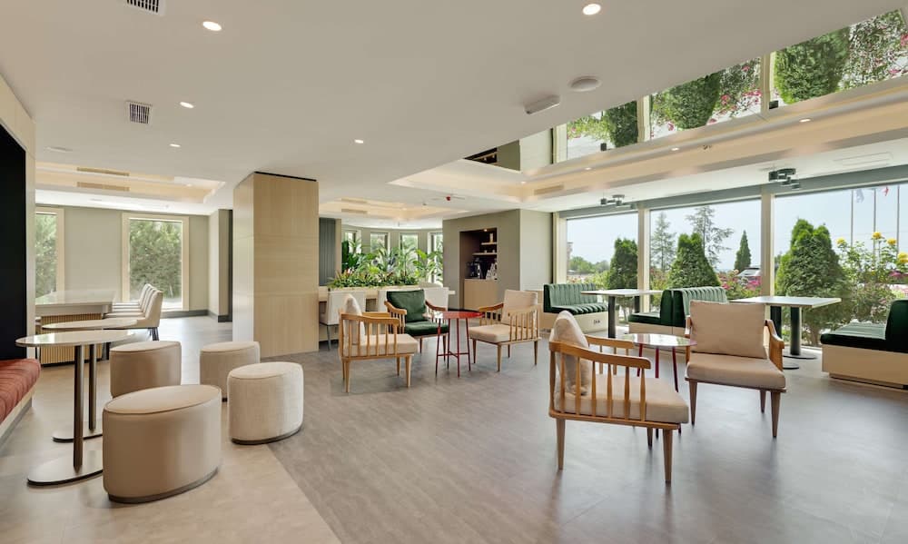 DoubleTree by Hilton Hotel Van