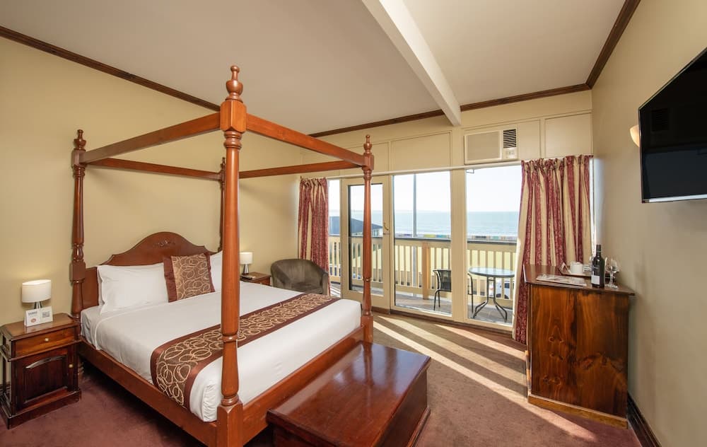 Anchorage Seafront Hotel