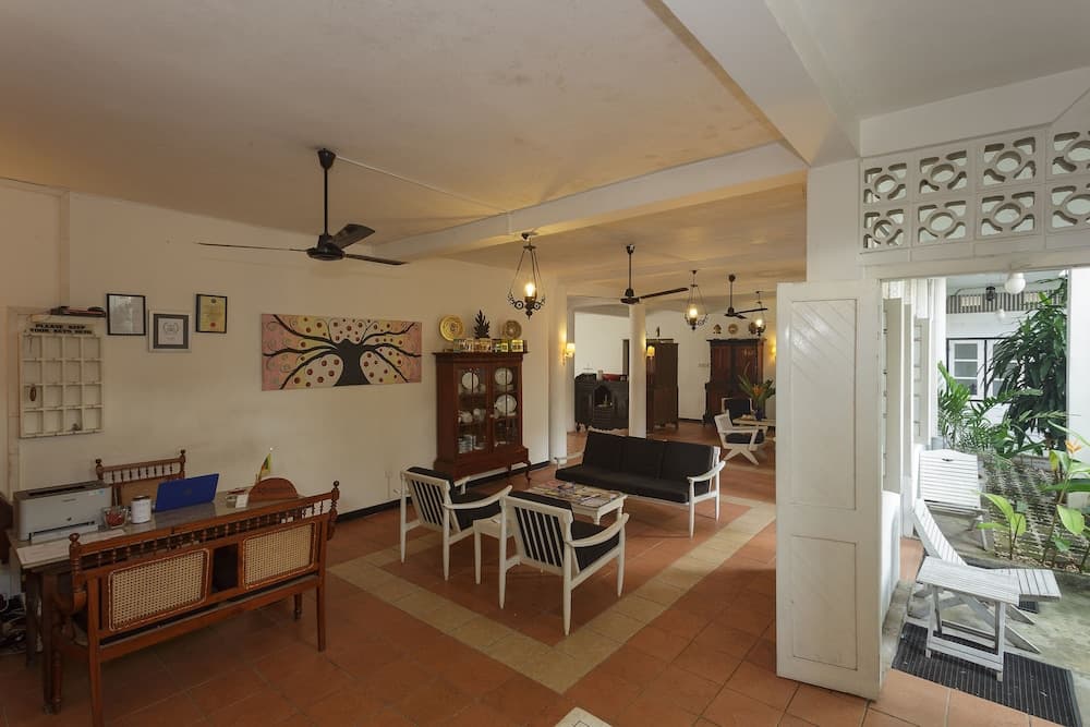 Royce Boutique Hotel