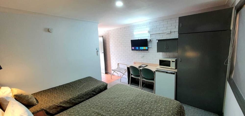 Young Goldrush Motel