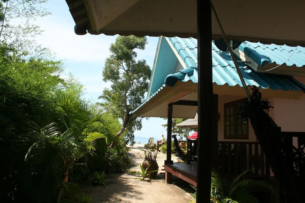 Dancing Elephant Beach Club - Hostel