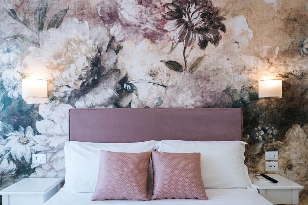 Guest House Train Station