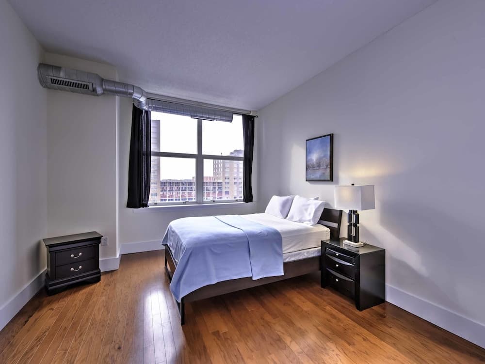 Pelicanstay near Holland Tunnel