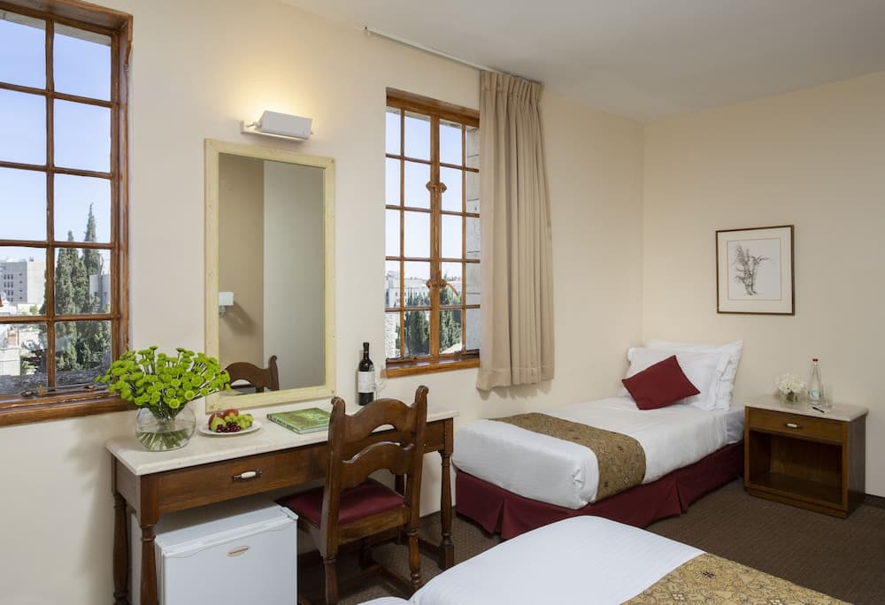 YMCA Three Arches Hotel