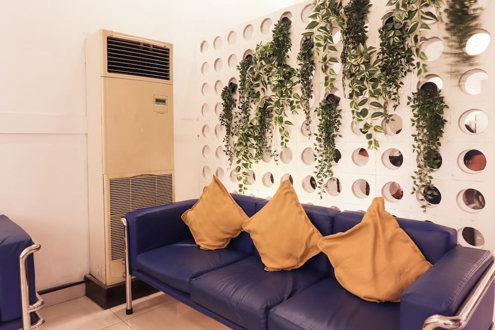 Hotel DreamWorld North EDSA