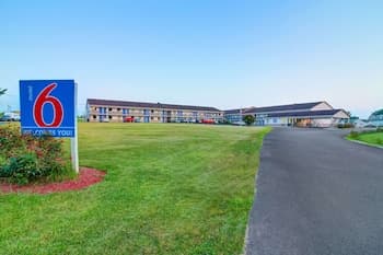 Motel 6 Charles Town, WV