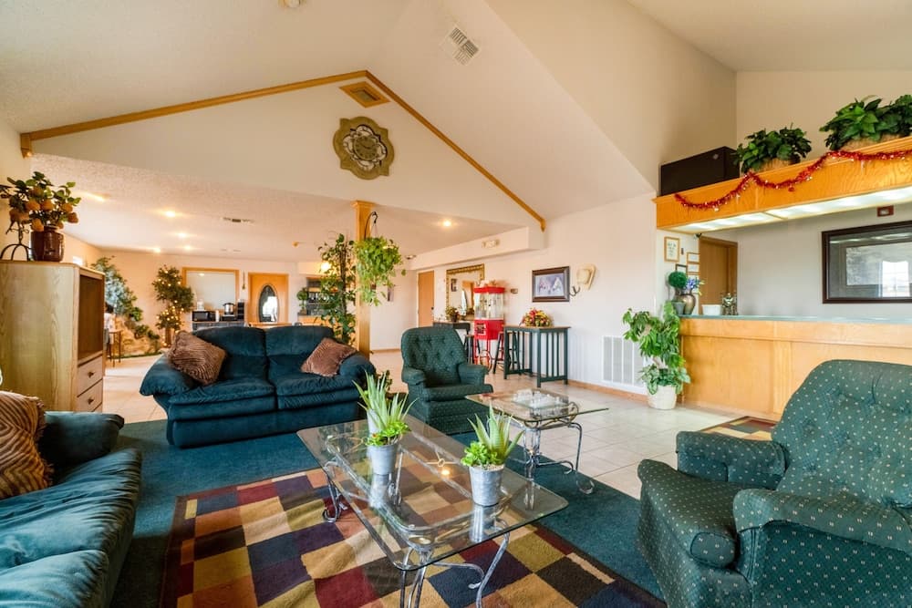 HomeTown Inn By OYO Texhoma, OK