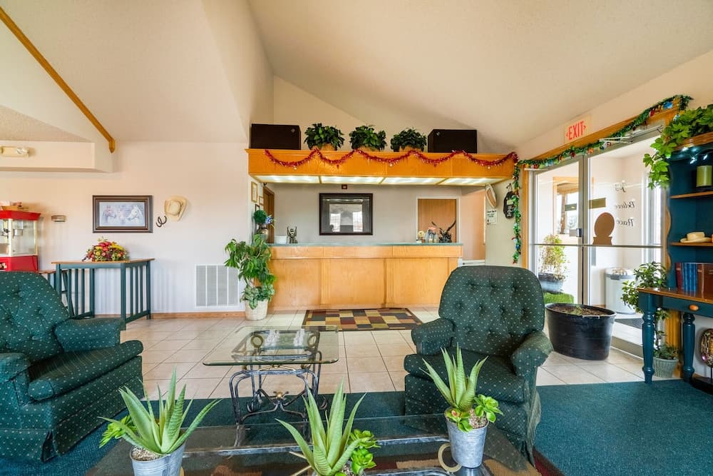 HomeTown Inn By OYO Texhoma, OK