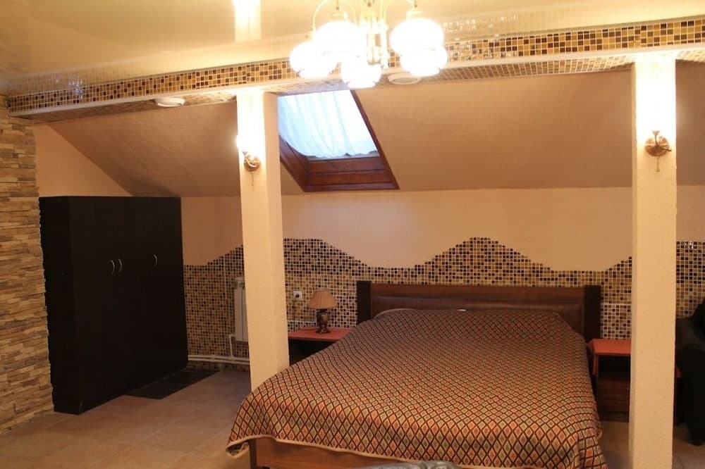 Lait Hotel on Shcherbakova Street