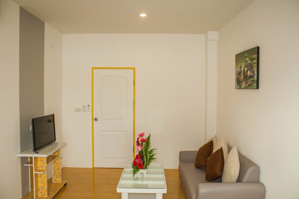 The Sunflower Holiday Hostel