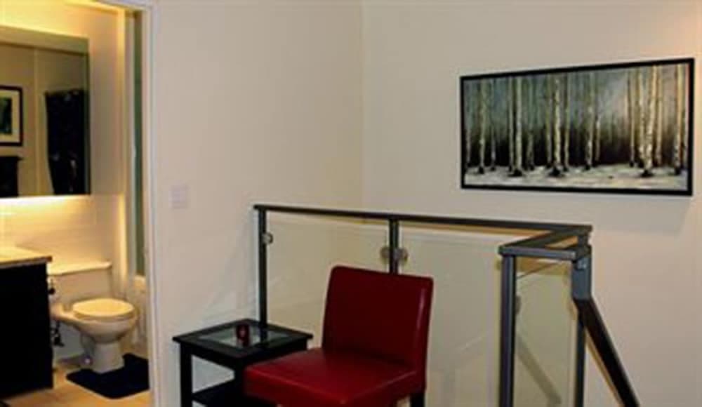 JJ Furnished Apartments Downtown Toronto: King's Luxury Loft