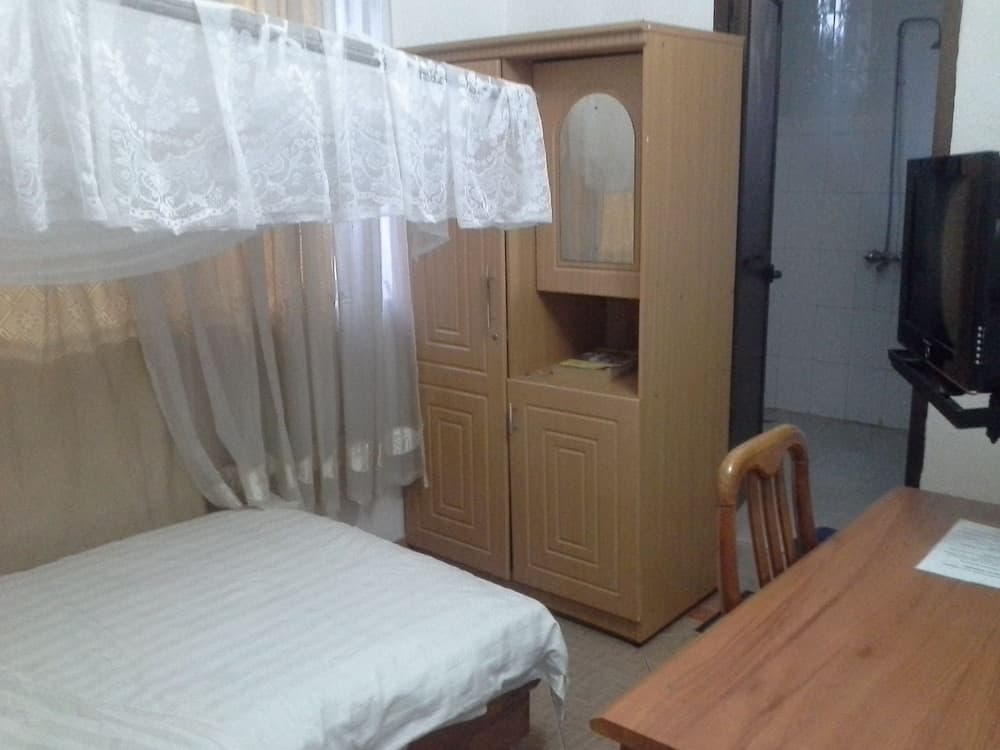 Fine Travellers Hotel