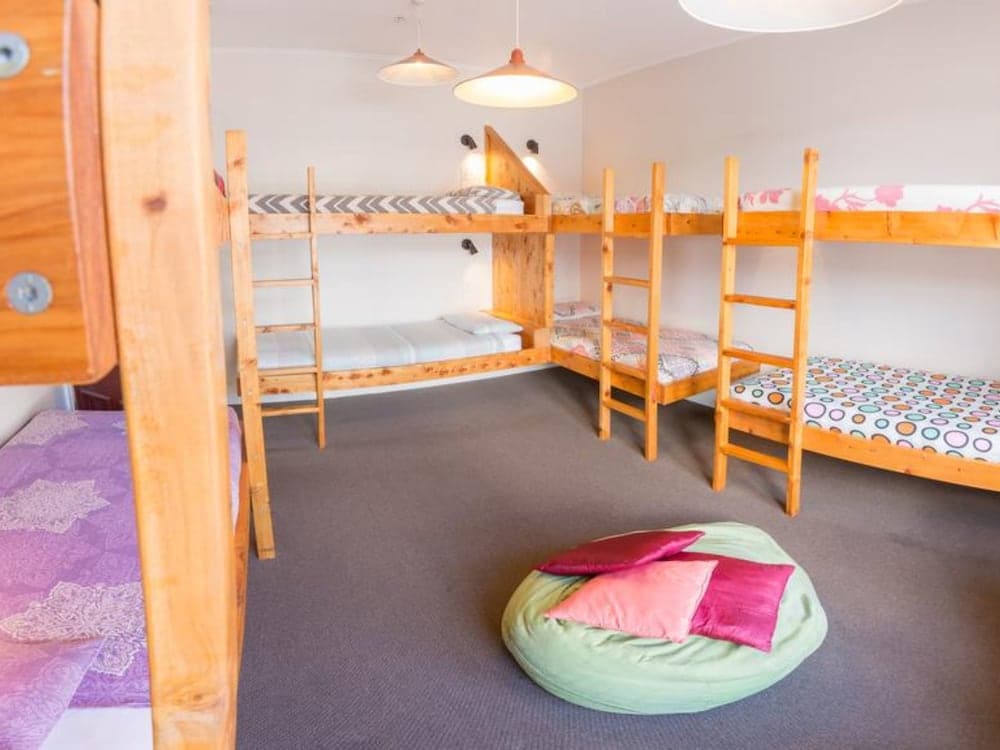 The Dwellington - Hostel