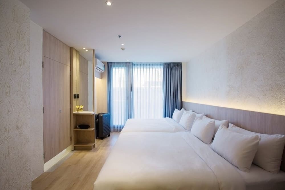 Balcony Seaside Sriracha Hotel & Serviced Apartments