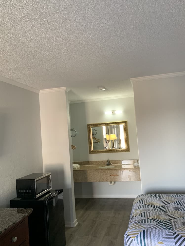 Motel 6 Newport News, VA - Fort Eustis