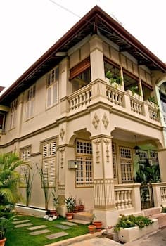 PalanquInn Heritage Suites