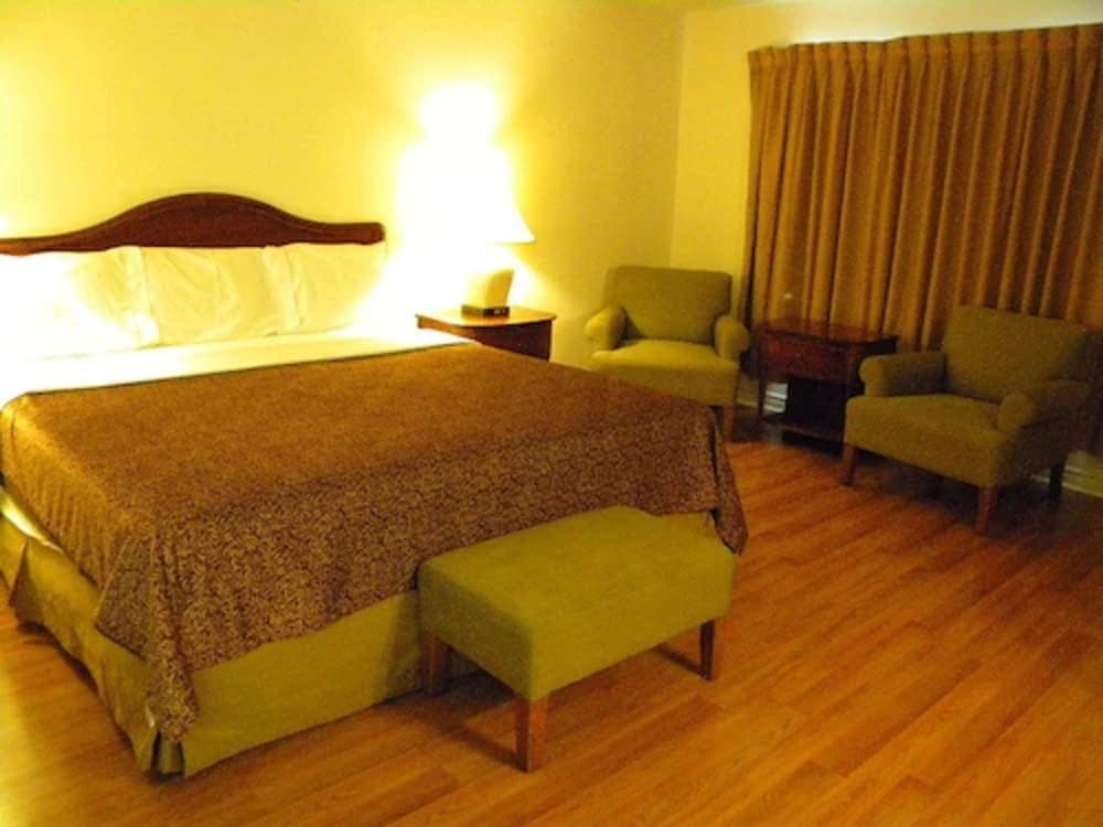 Fairway Inn by the Falls