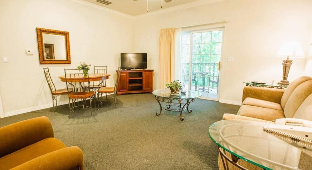 French Quarter Resort by Coolvacay