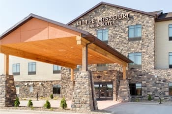 Little Missouri Inn & Suites