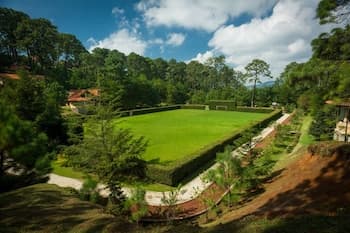 Bosque Escondido Hotel de Montaña