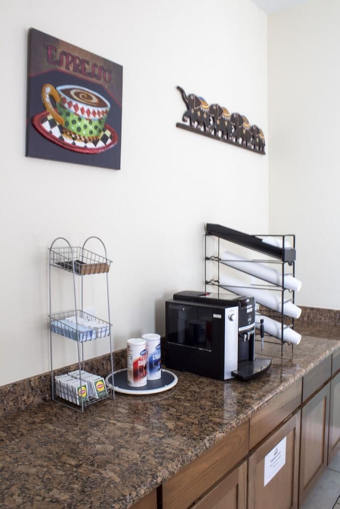 Texas Bungalows Hotel & Hotel Que at Lakeline Austin Cedar Park