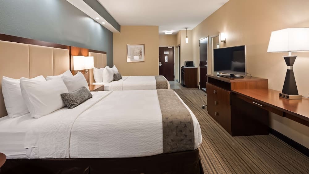 Best Western Plus Boardman Inn & Suites