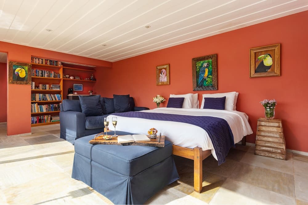 Cliffside Luxury Inn