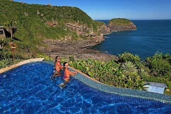 Cliffside Luxury Inn