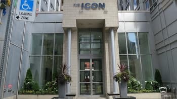 Living Suites Toronto Convention Centre