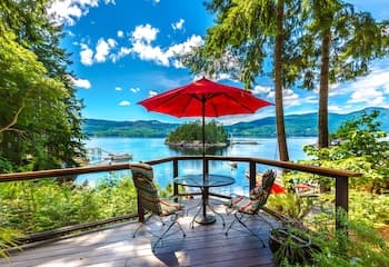 Tranquility Bay Waterfront Inn