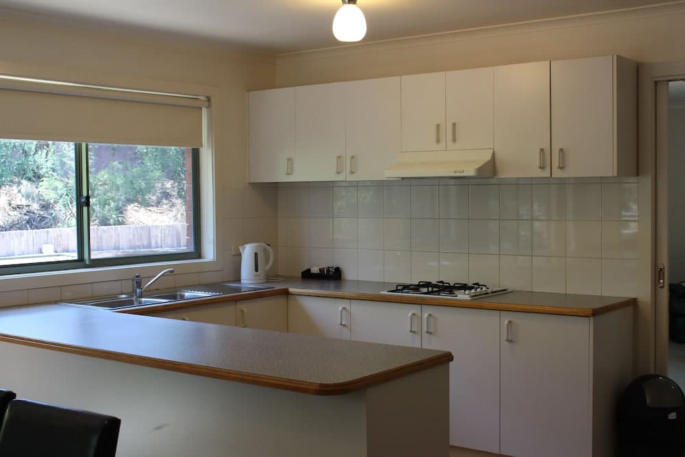 Australian Home Away Ringwood at Bardia