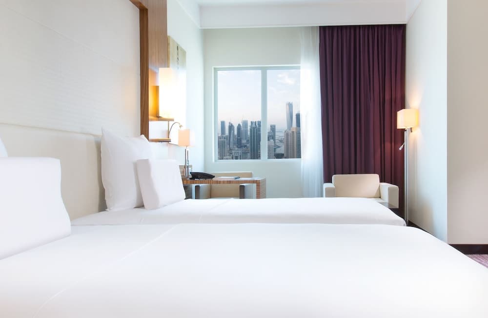 Pullman Dubai Jumeirah Lakes Towers - Hotel and Residence