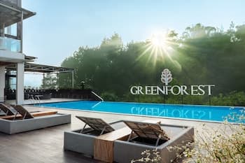 Horison Green Forest Bandung - CHSE Certified