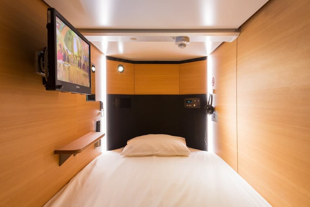 Rumor Plaza - Caters to Men