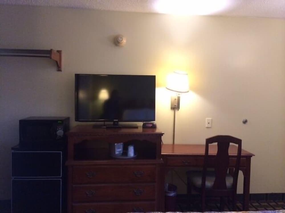 Hospitality Inn - Buffalo Airport