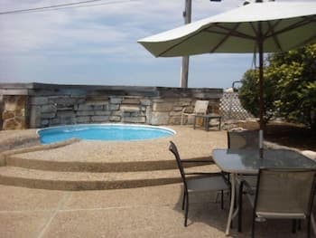 Quails Nest Inn and Suites