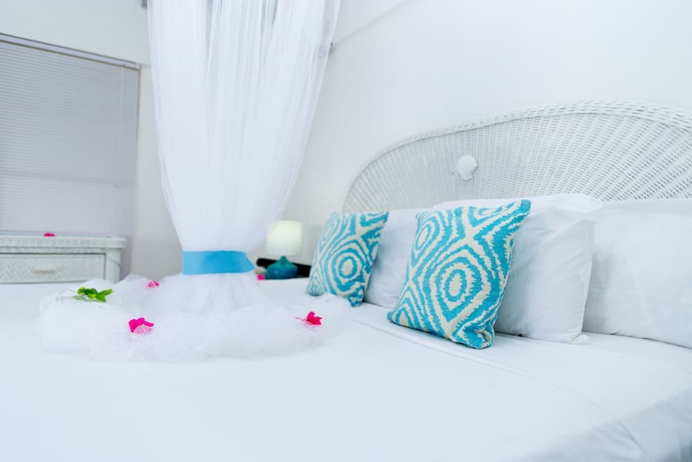 Anchorage Yacht Club Hotel